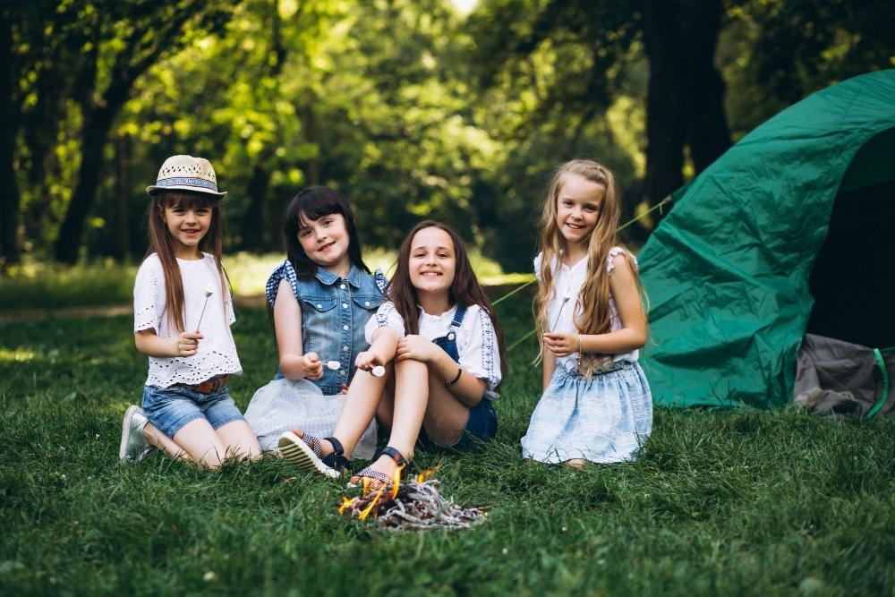 kids boosting social life in summer camp program